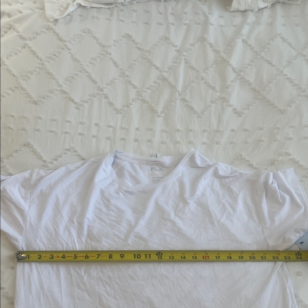 FLX Women's Classic White flowy Short Sleeve Tee nwt large - Picture 10 of 13
